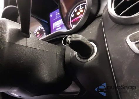 2016 Mercedes-Benz C 300 4Matic z USA, uszkodzony, nr VIN 55SWF4KB6GU171070